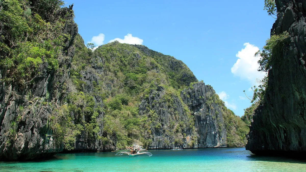 Limestone cliffs around the Big Lagoon of El Nido, Palawan